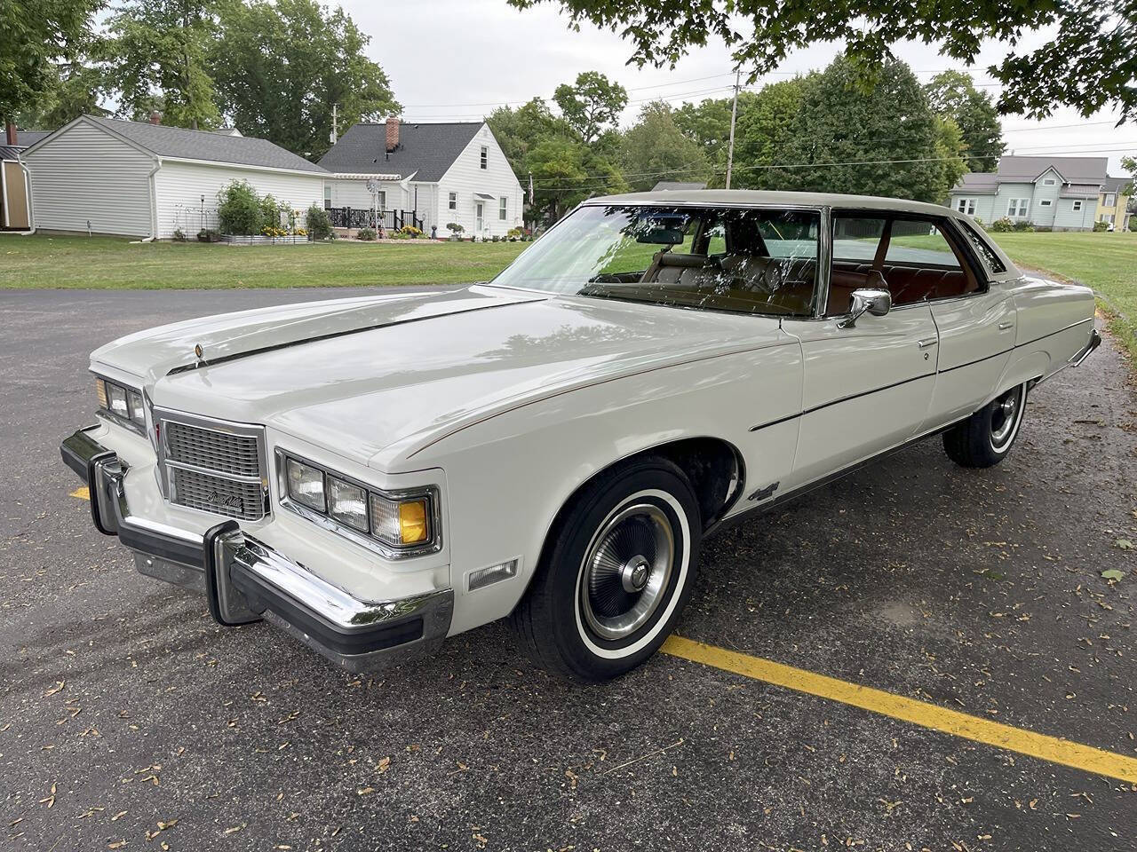 Image of Pontiac Grand Ville
